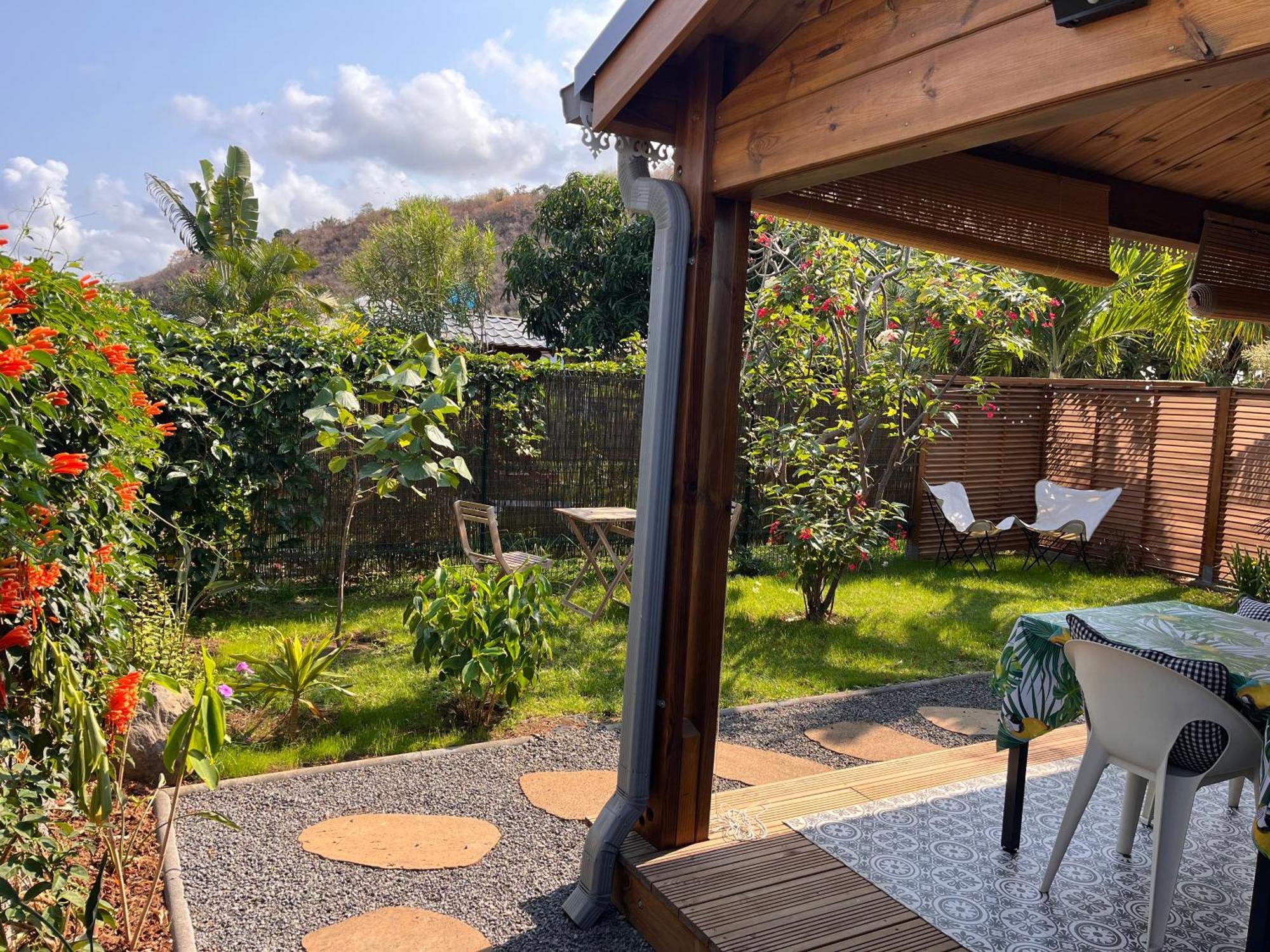 Bungalow Leu Gadiamb Сен-Лу Екстериор снимка